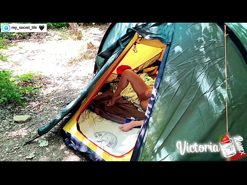 ❤️ Filmado com a câmara Paixão de um apaixonado masturbar-se numa tenda Stranger ☑ Porno em pt.mobilecric.top